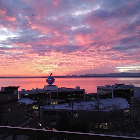 Top Floor Water View Oasis Near Space Needle & Cruise Сиэтл Экстерьер фото